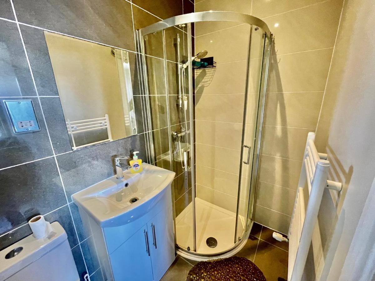Cosy 1 Bedroom Flat! Londres Extérieur photo