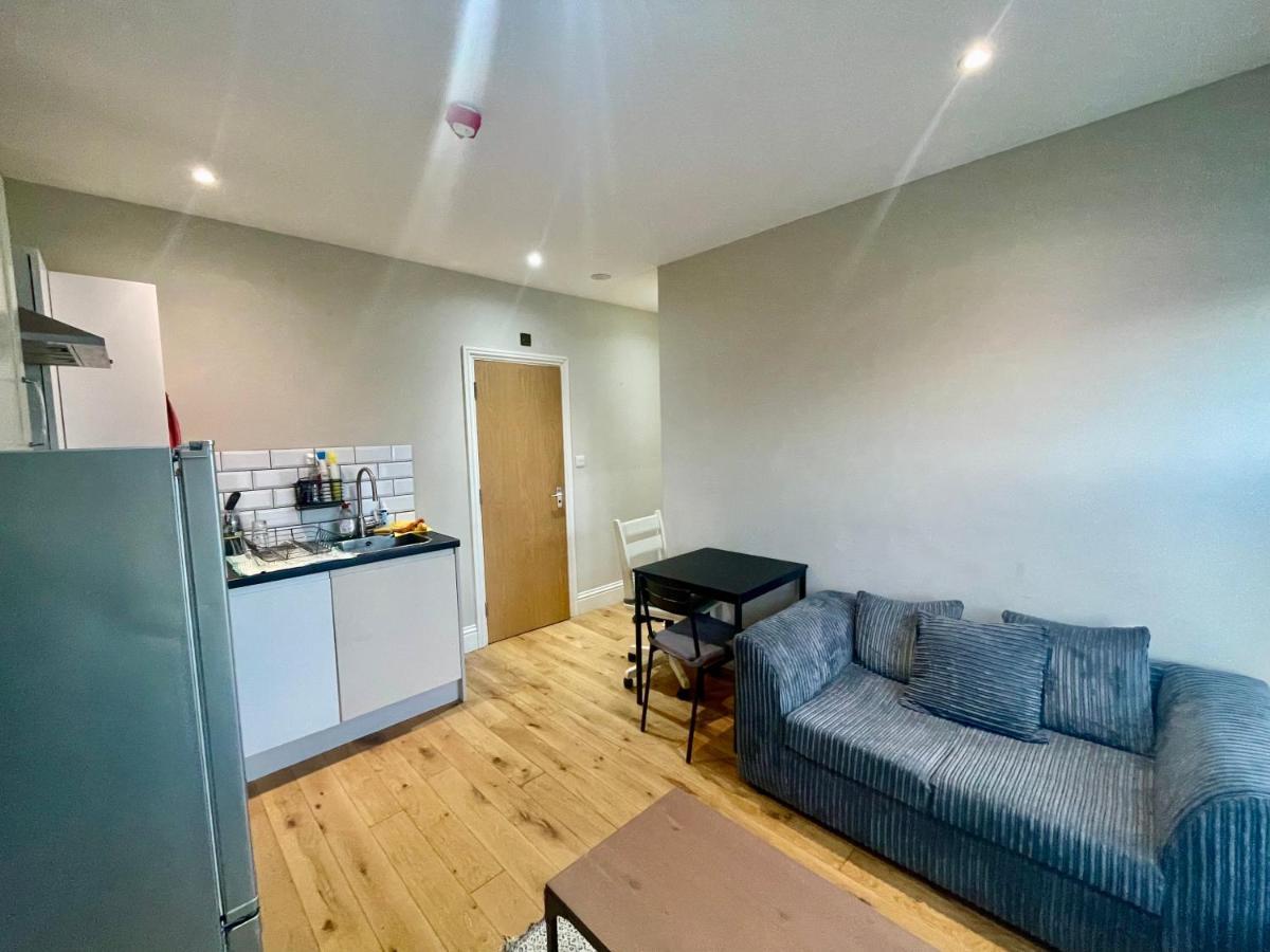Cosy 1 Bedroom Flat! Londres Extérieur photo